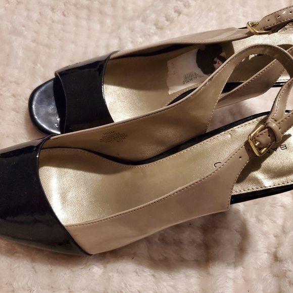 Shoes - Picture 2 of 3